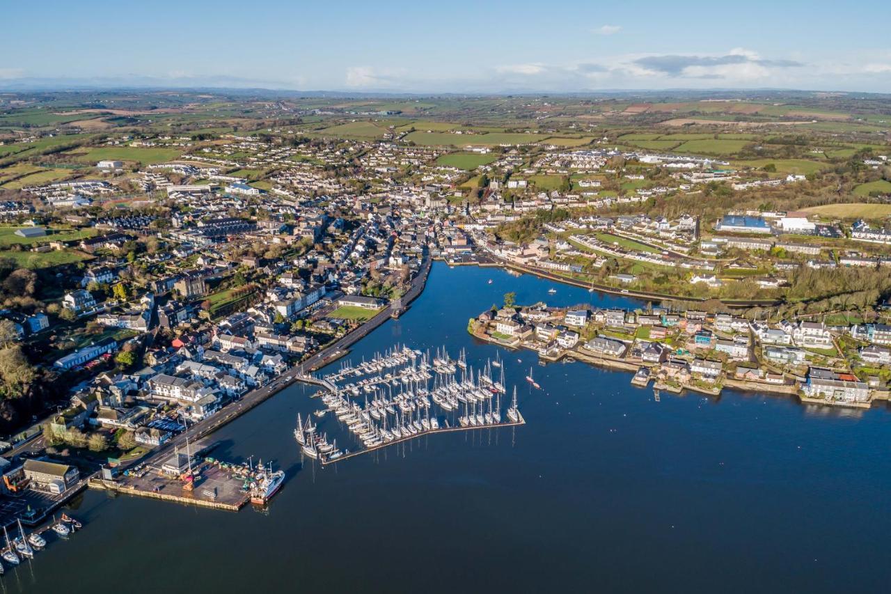 The Town House Kinsale, Hosted By Exquisite Holiday Homes, Sleeps 16 Exterior foto